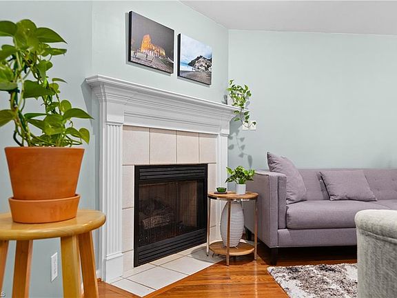 5th image of 6721 Fairwood Ct