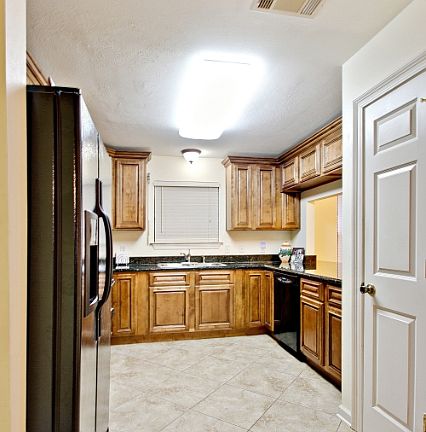 4th image of 3312 Decomine Dr