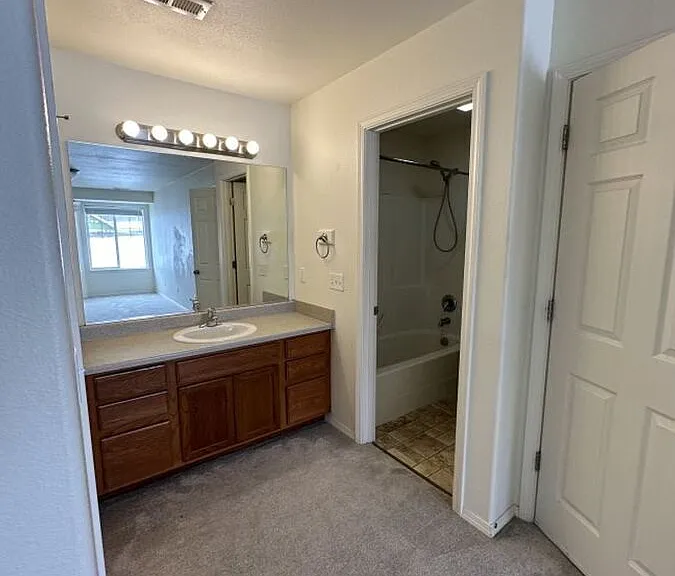 1112 Longbow Ln #G — Photo 13