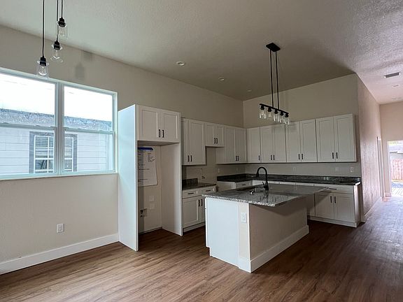 LIVING ROOM/KITCHEN