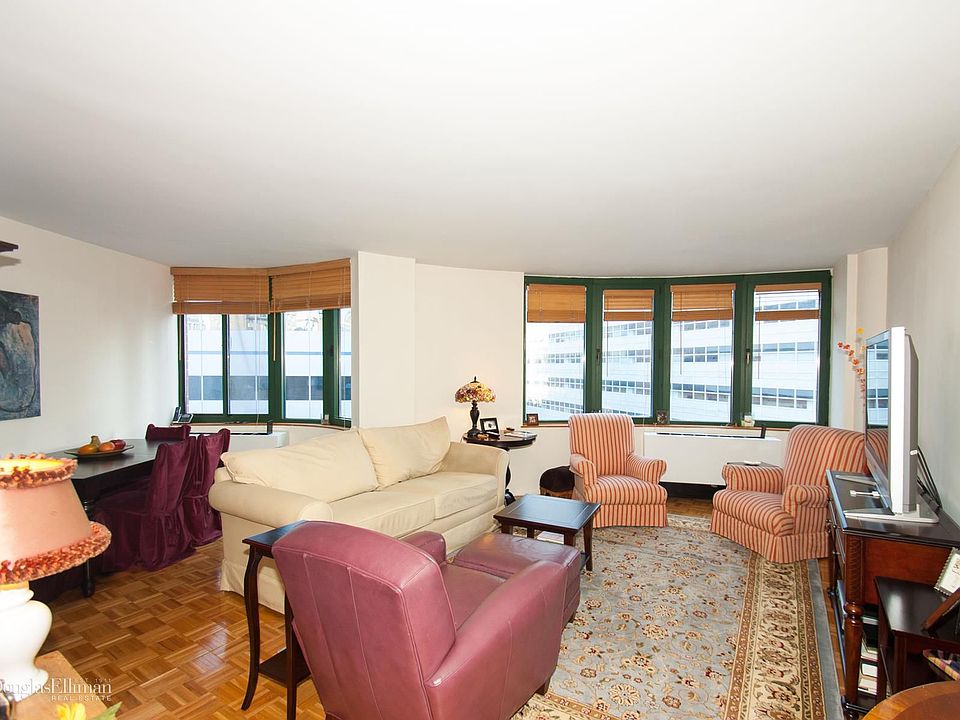 1st image of 275 Greenwich St APT 9B