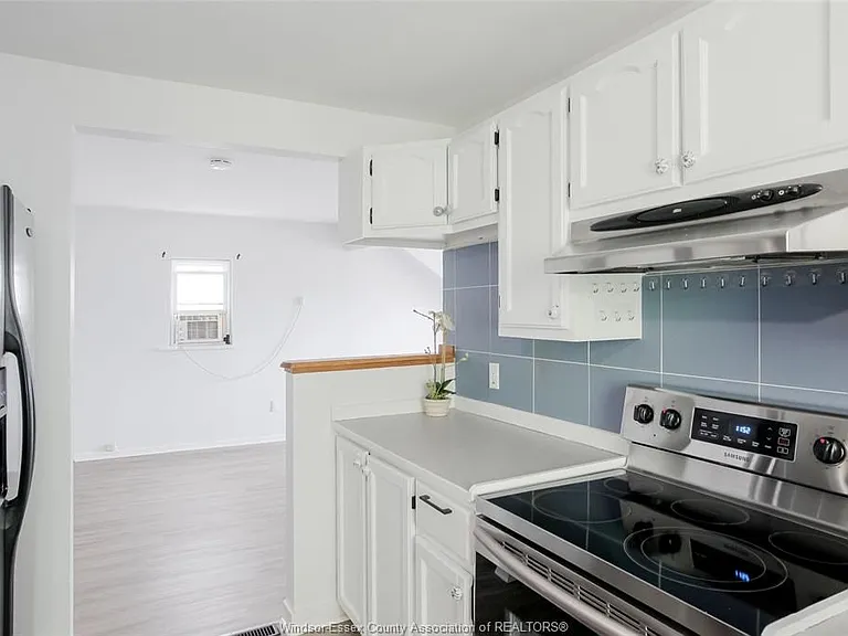 1453 Marentette Ave #UPPER — Photo 10