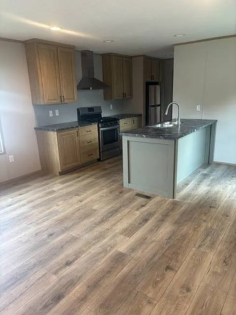 3 bed, 2.0 bath, 1012 sqft, $1,050 — Photo 2