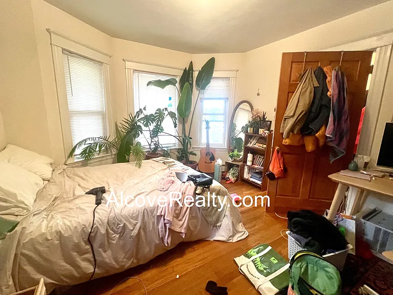 21-3 Sartwell Ave — Photo 1