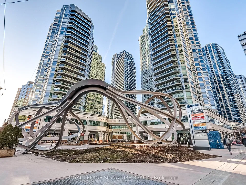 10 Yonge St #3111