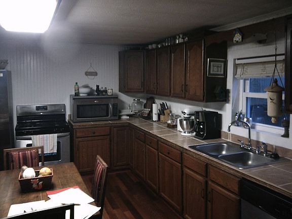 5th image of 117 Cypress St