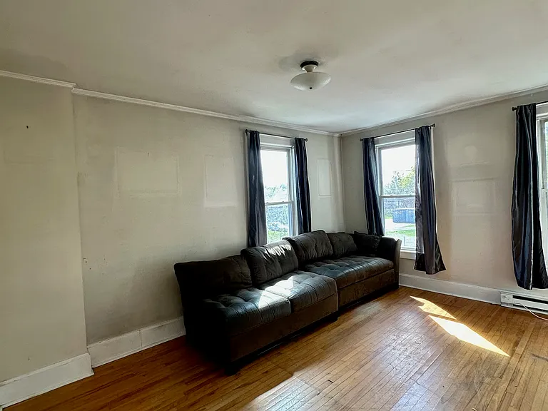 19 Hill St #2 — Photo 3
