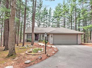 3301 Quiggle Ave SE, Ada, MI 49301