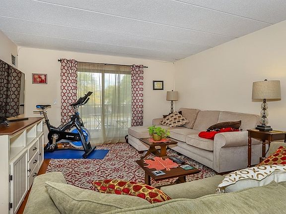 2nd image of 165 Quincy Shore Dr #21