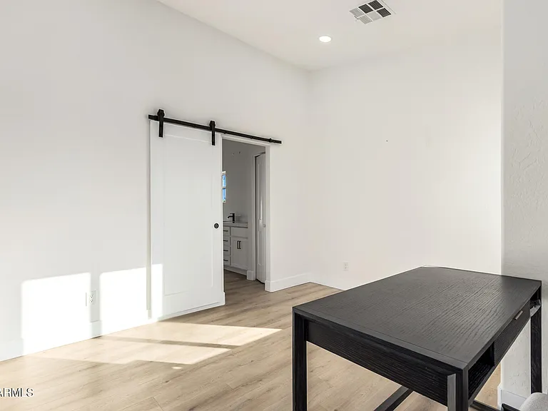 3034 N 39th St #12 — Photo 14