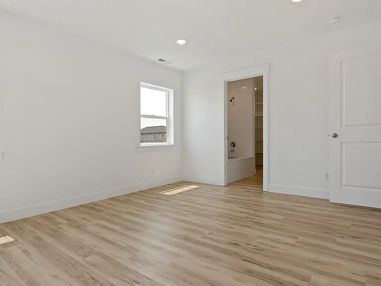 1288 Pamela St — Photo 24