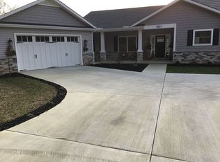 1602 Buena Vista Dr, Huntington, WV 25704