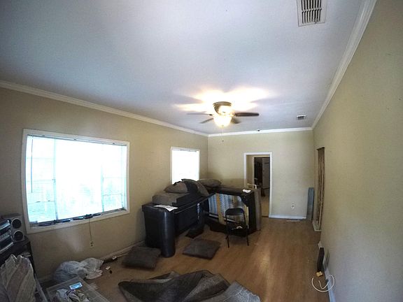 4th image of 6902 Duncan Ave
