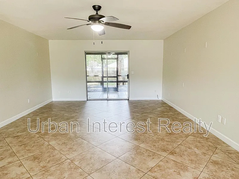 4 bed, 2.0 bath, 2795 sqft, $3,595 — Photo 3
