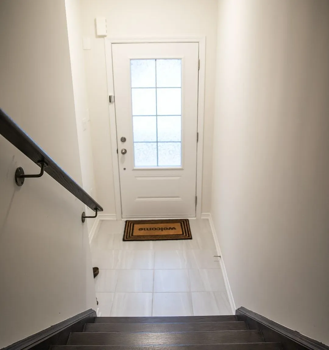 6 bed, $2,900 — Photo 2