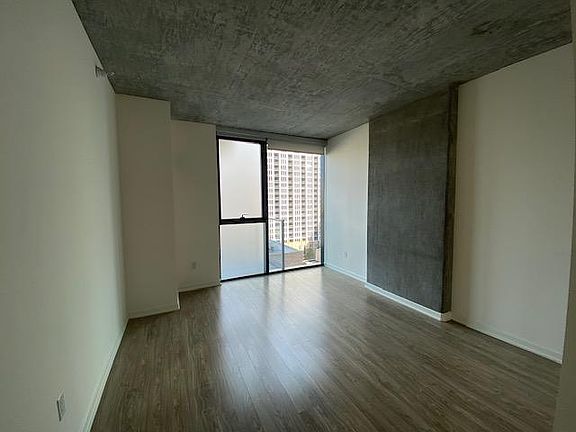 4th image of 1307 S Wabash Ave #901