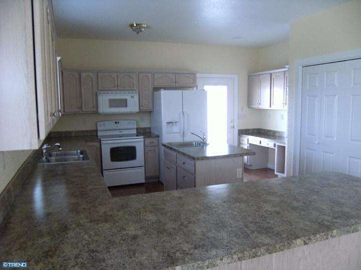 2nd image of 102 Meeting House Ln