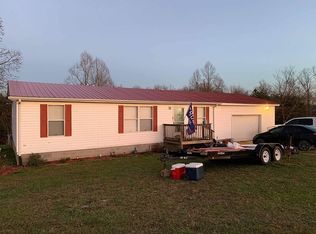 188 Village Ln, Milton, WV 25541