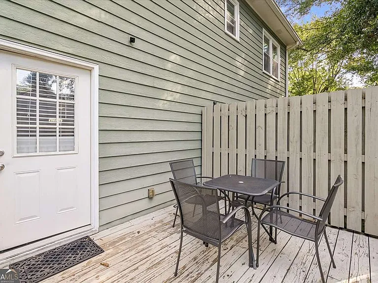 840 Rosedale Ave SE #B — Photo 16