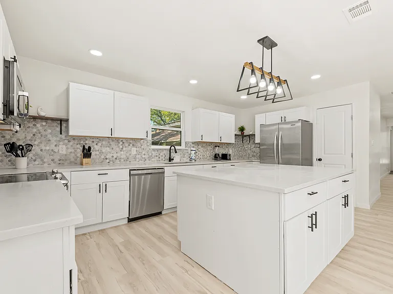 1813 Erwin Pl — Photo 19