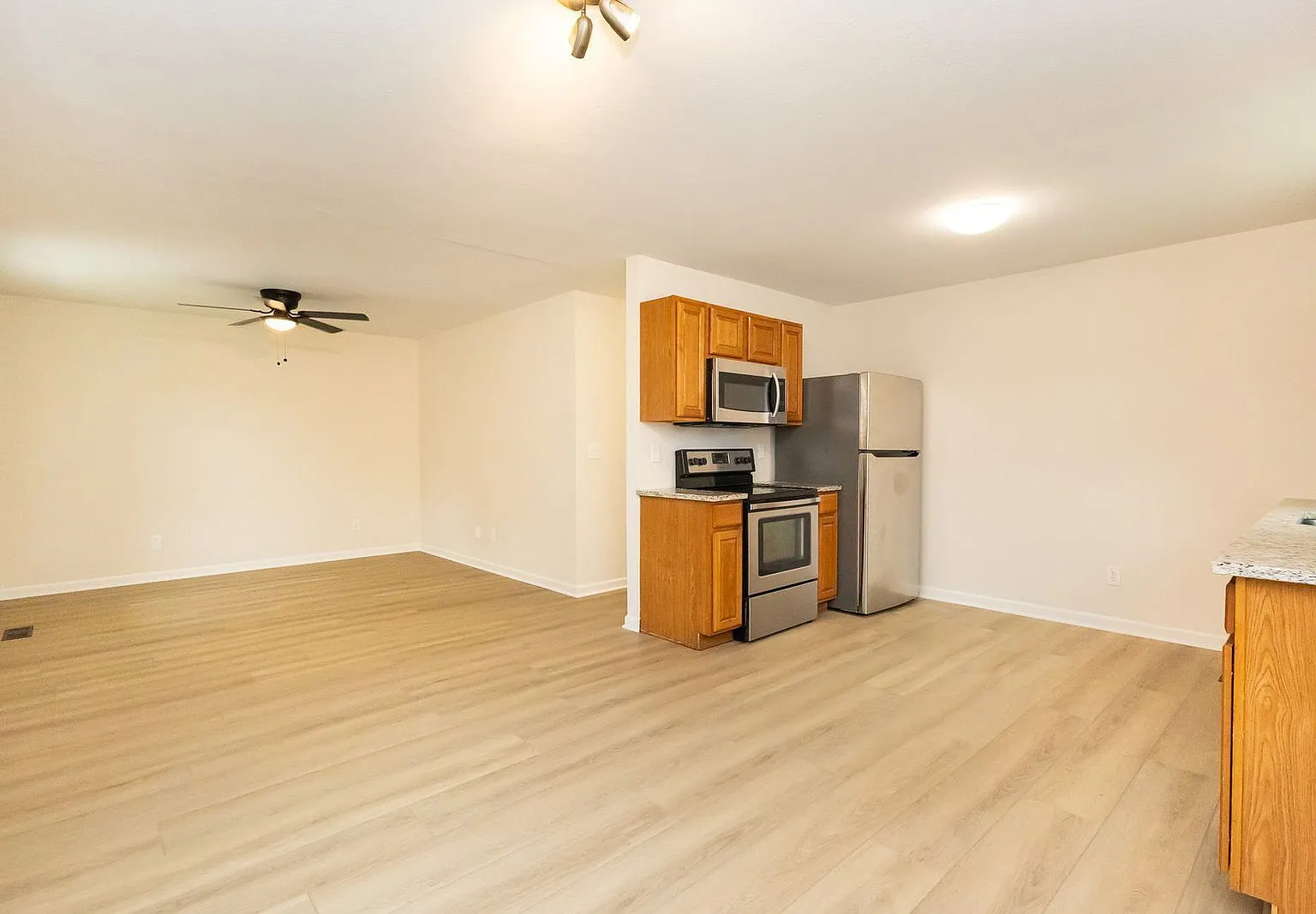 4 bed, 2.0 bath, 1248 sqft, $1,845 — Photo 4