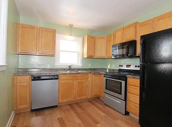 4th image of 1301 Northport Dr