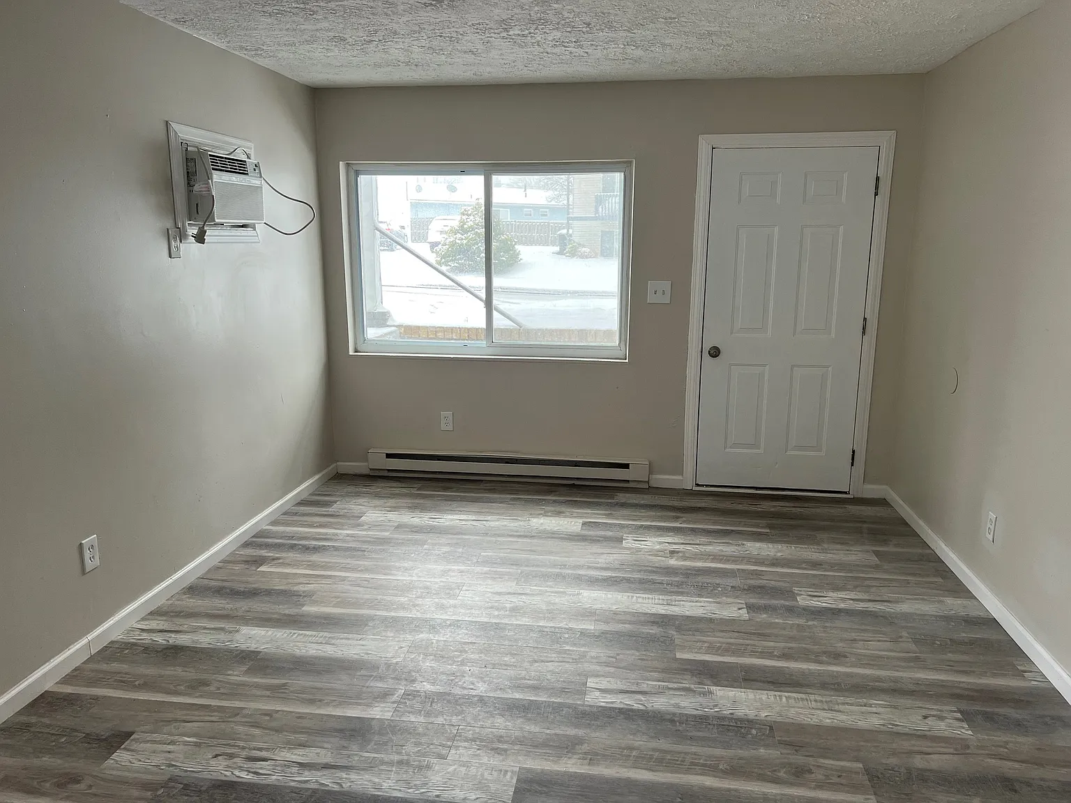 2 bed, 720 sqft, $995 — Photo 3