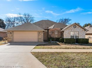 363 Boulder Dr, Van Buren, AR 72956