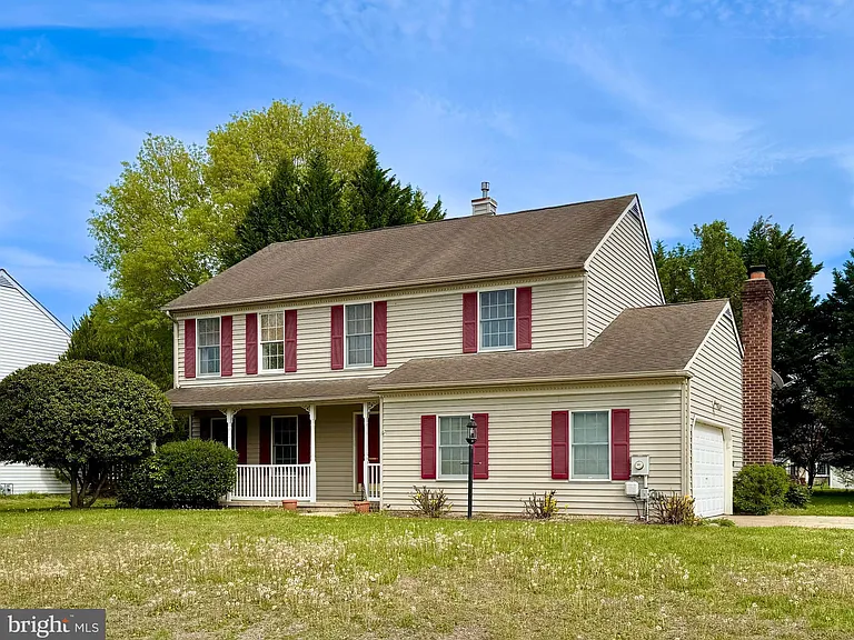 501 Falcon Dr — Photo 1