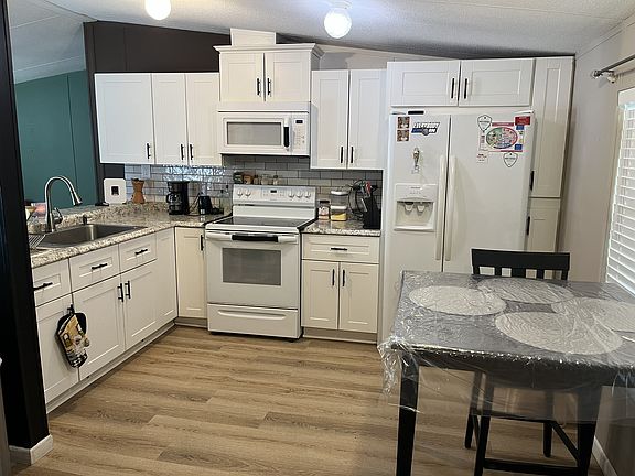 4th image of 14010 Laurel Creek Rd #467