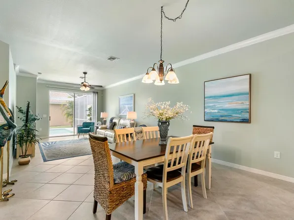 14598 Grapevine Dr, Naples, FL 34114