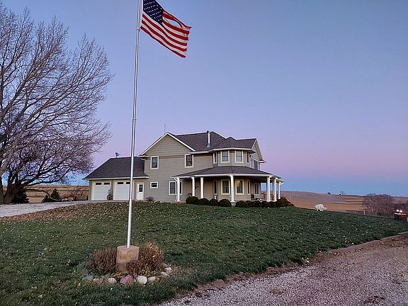 2nd image of 32376 Pioneer Ave