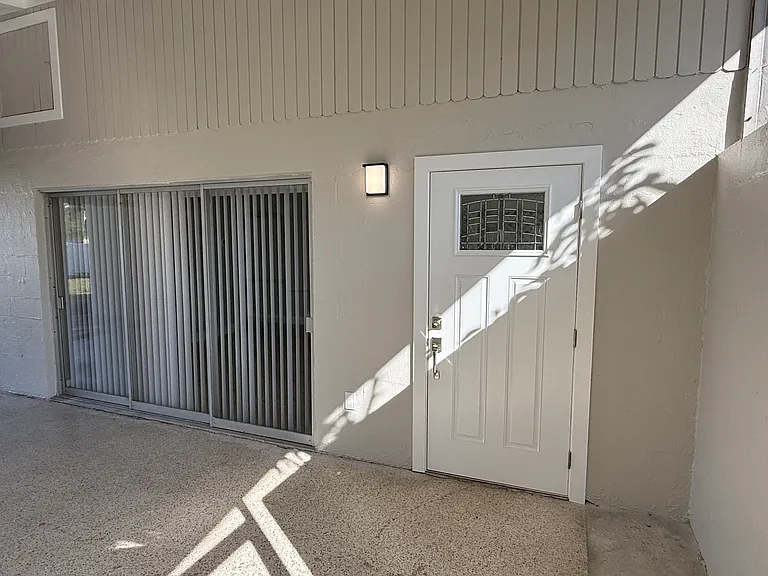 3104 Saint Clair Ave — Photo 9