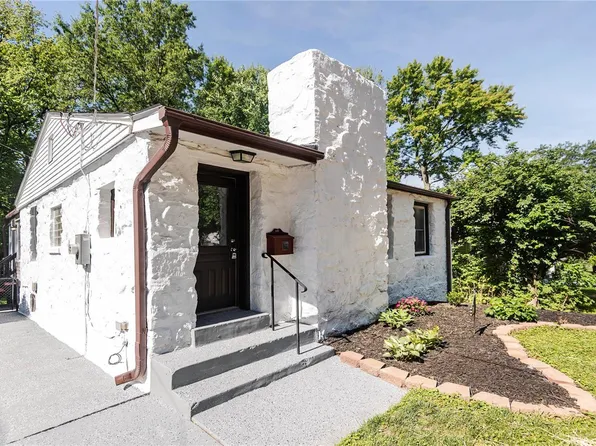 9388 Golden Gate Rd, Saint Louis, MO 63144