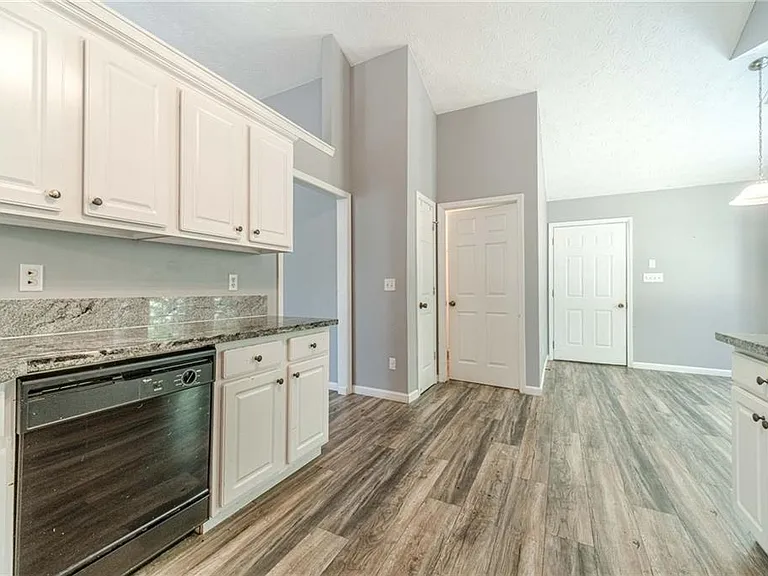 1617 Amhearst Walk Rd — Photo 10