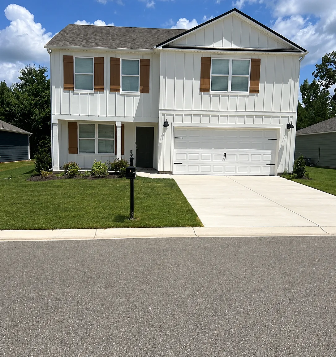 4 bed, 2.5 bath, 2164 sqft, $2,450 — Photo 1