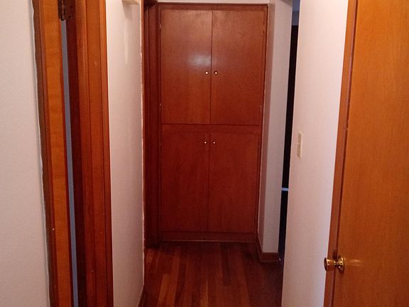 Hall to bath and bedrooms