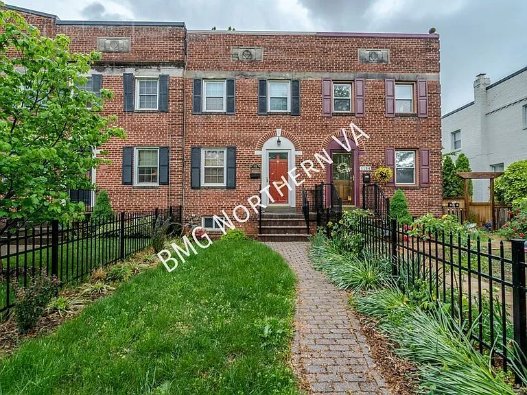 1132 Powhatan St — Photo 2