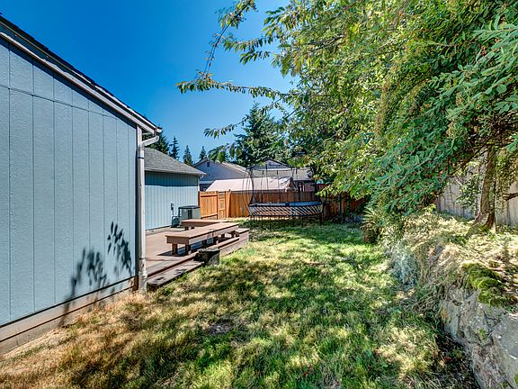 3rd image of 5612 125th St SE
