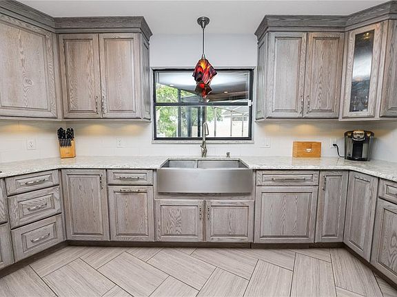 5th image of 1224 Rainbrook Cir