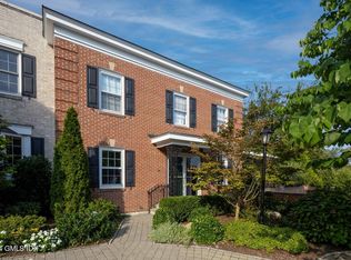 155 Field Point Rd APT 5N, Greenwich, CT 06830