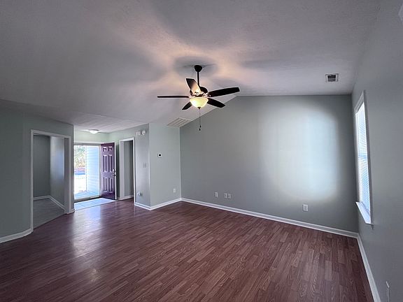 4th image of 105 Sweet Bay Dr