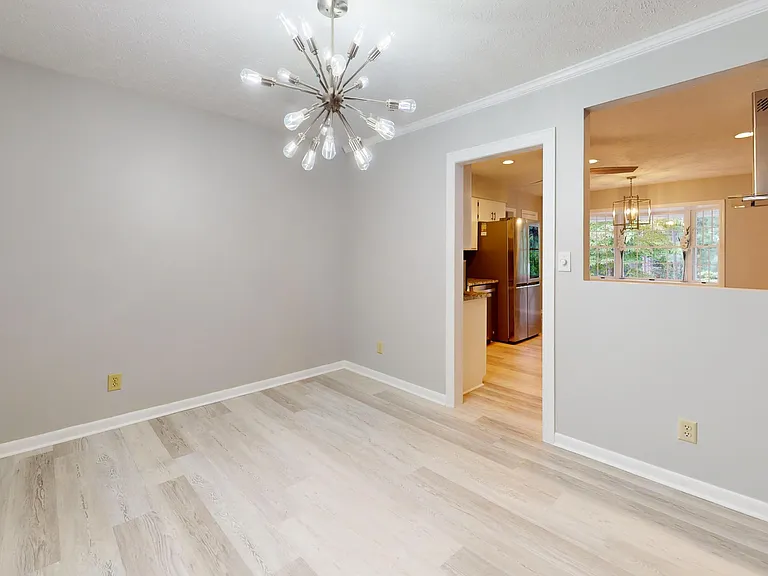 8 Shadow Dr — Photo 13