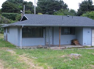 94052 Azalea Ln, Gold Beach, OR 97444