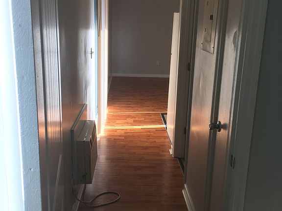 4th image of 499 N Hawkins St APT 11