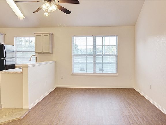 5th image of 771 W Sandy Beach Ln