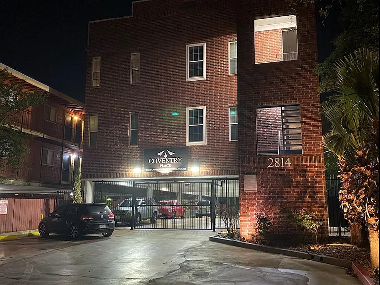 2814 Nueces St #106 — Photo 8