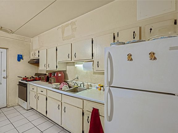 2nd image of 94 Cowesett Ave APT 4