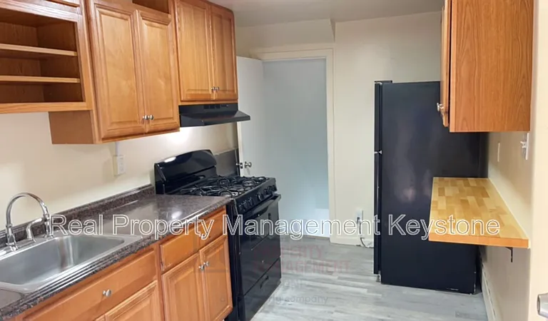 305 Greenlee Rd — Photo 3