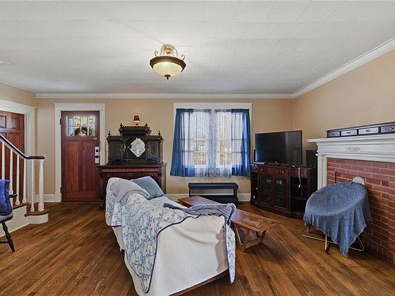 5th image of 590 Sand Bank Rd